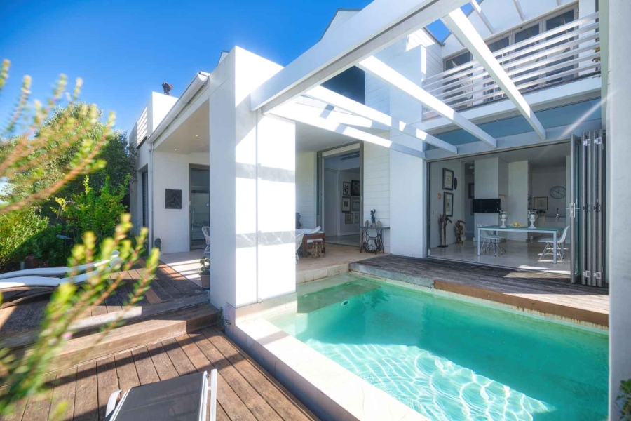 3 Bedroom Property for Sale in Fernkloof Estate Western Cape